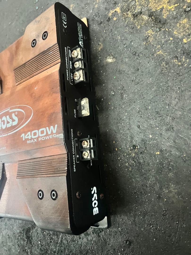 BOSS 1400W モノブロック サブウーファー アンプ 動作未確認 ジャンク