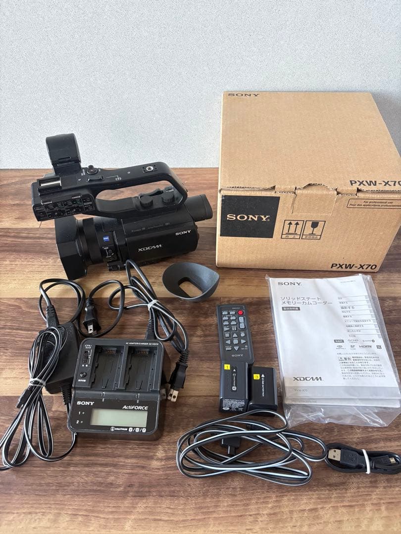 SONY PXW-X70 業務用　プロ用　ビデオカメラ　2016年製 カメラ PXW-X70 | 機材レンタル カメクル