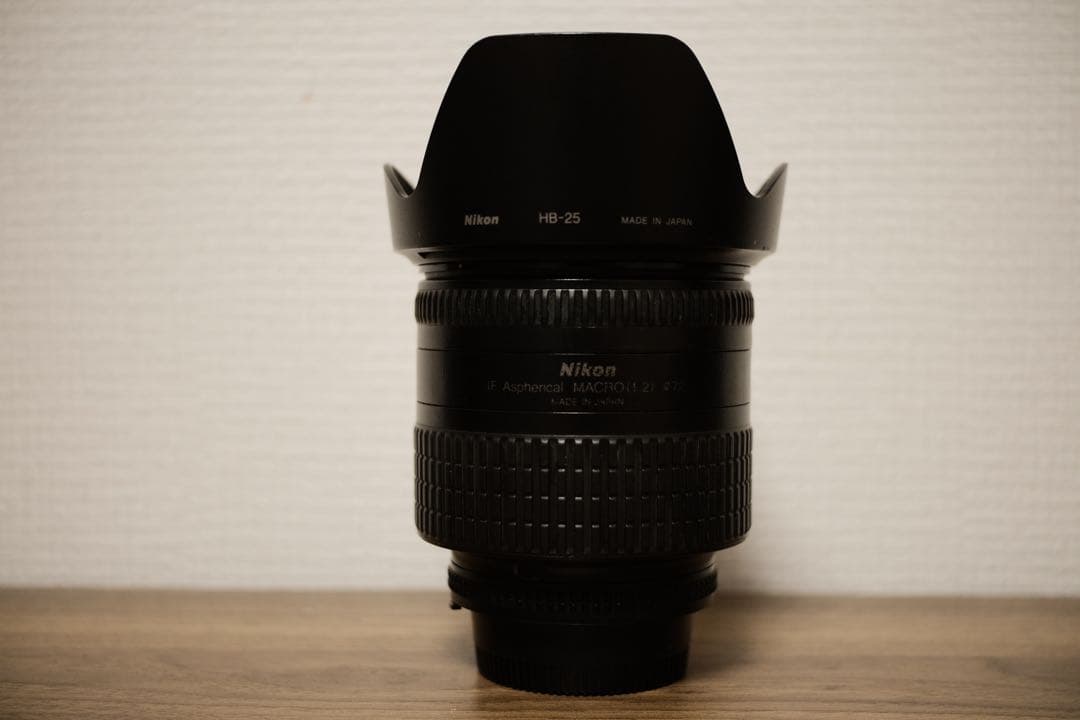 Nikon D700 縦グリNikkor 24-85 f2.8-4