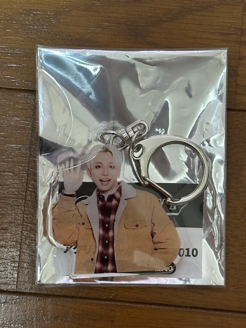 ONE N' ONLY ランダムアクリルキーホルダー #010 HAYATO - メルカリ