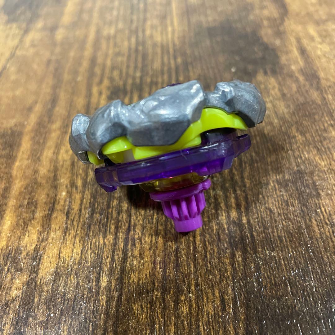 限定新品】オロチクラスタ6-60LF ベイブレードX - メルカリ