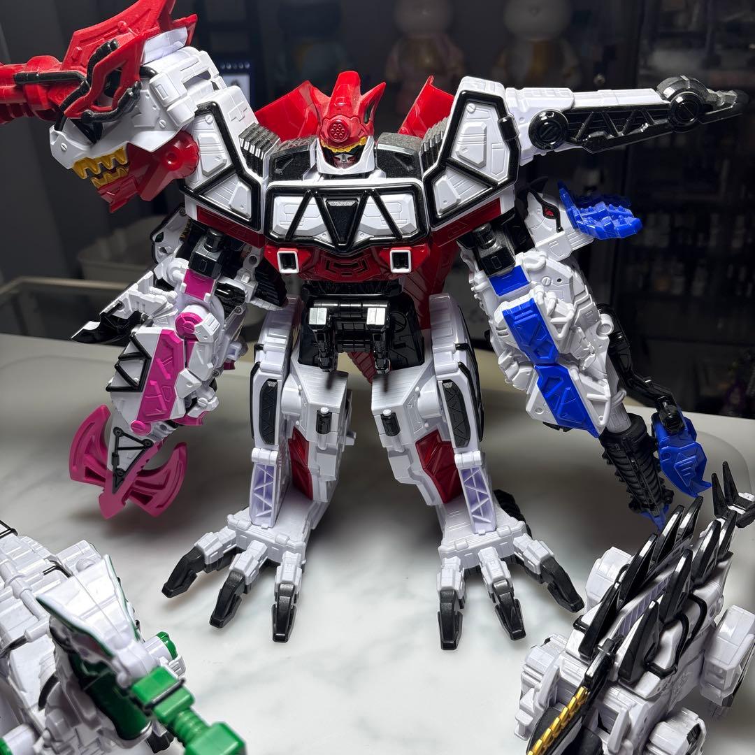 最終価格！！韓国版 キョウリュウジャーブレイブ ロボ