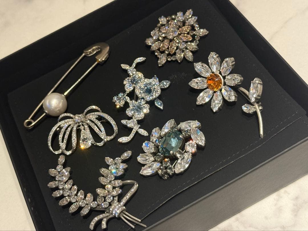 FOXEY ブローチ　６点(お写真からひとつ減ります) FOXEY（フォクシー） ブローチ コサージュ : ブランドショップ ビー