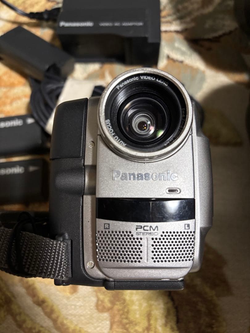 Panasonic ビデオカメラ 本体と付属品 NV-DS5 ジャンク品 - メルカリ