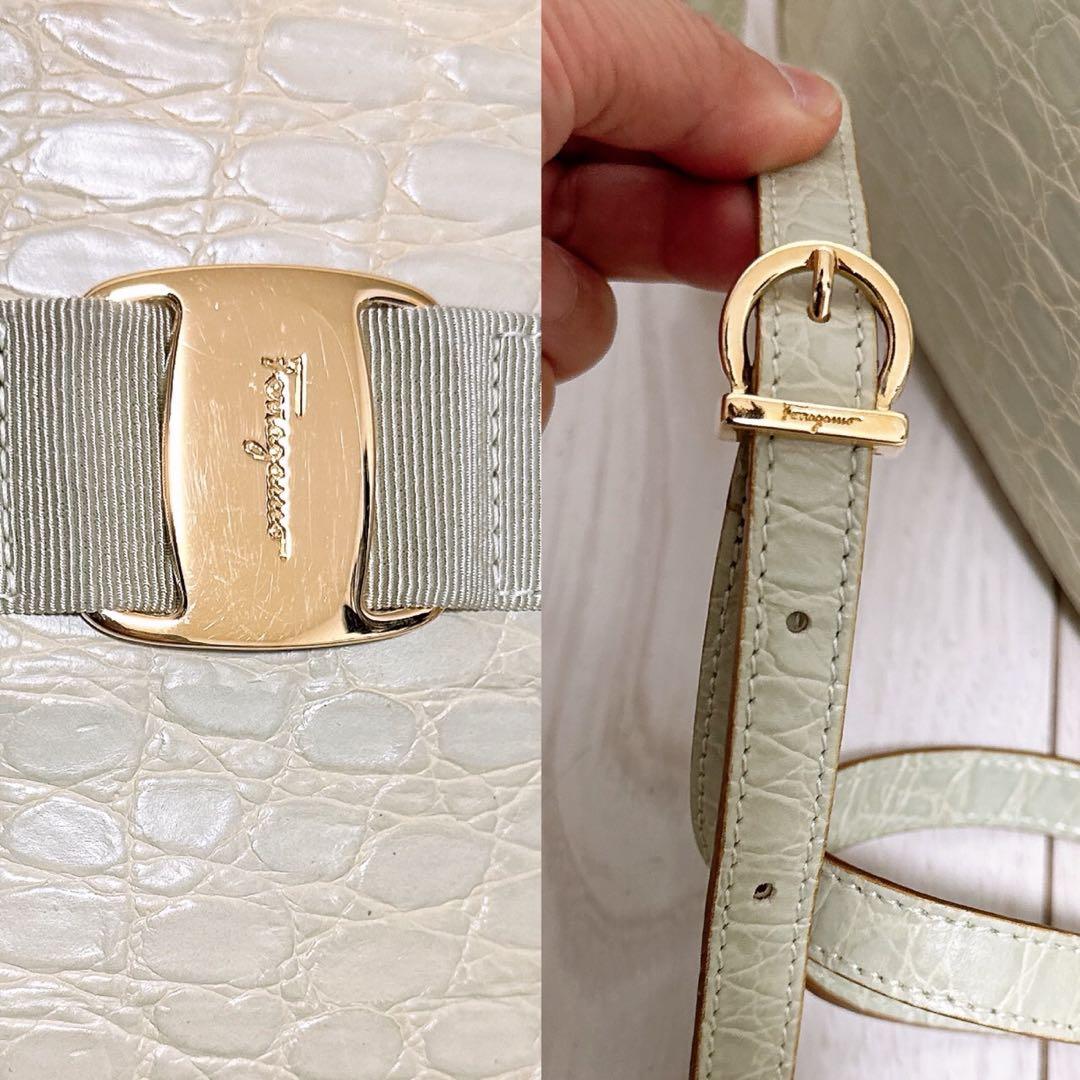 《美品》Ferragamo(フェラガモ)2wayバッグ　レザー　ヴァラ