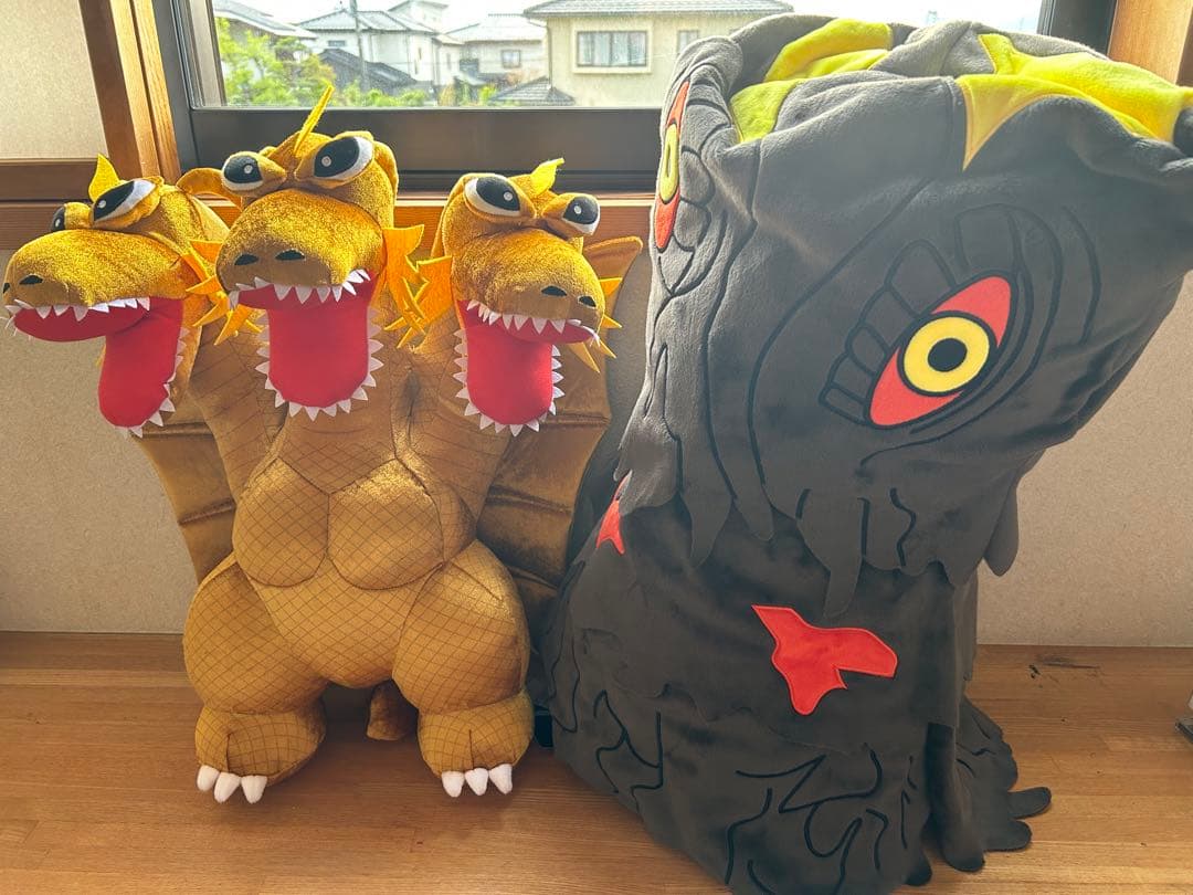 未使用タグ付き しまむら ゴジラ ダイカットクッション キングギドラ