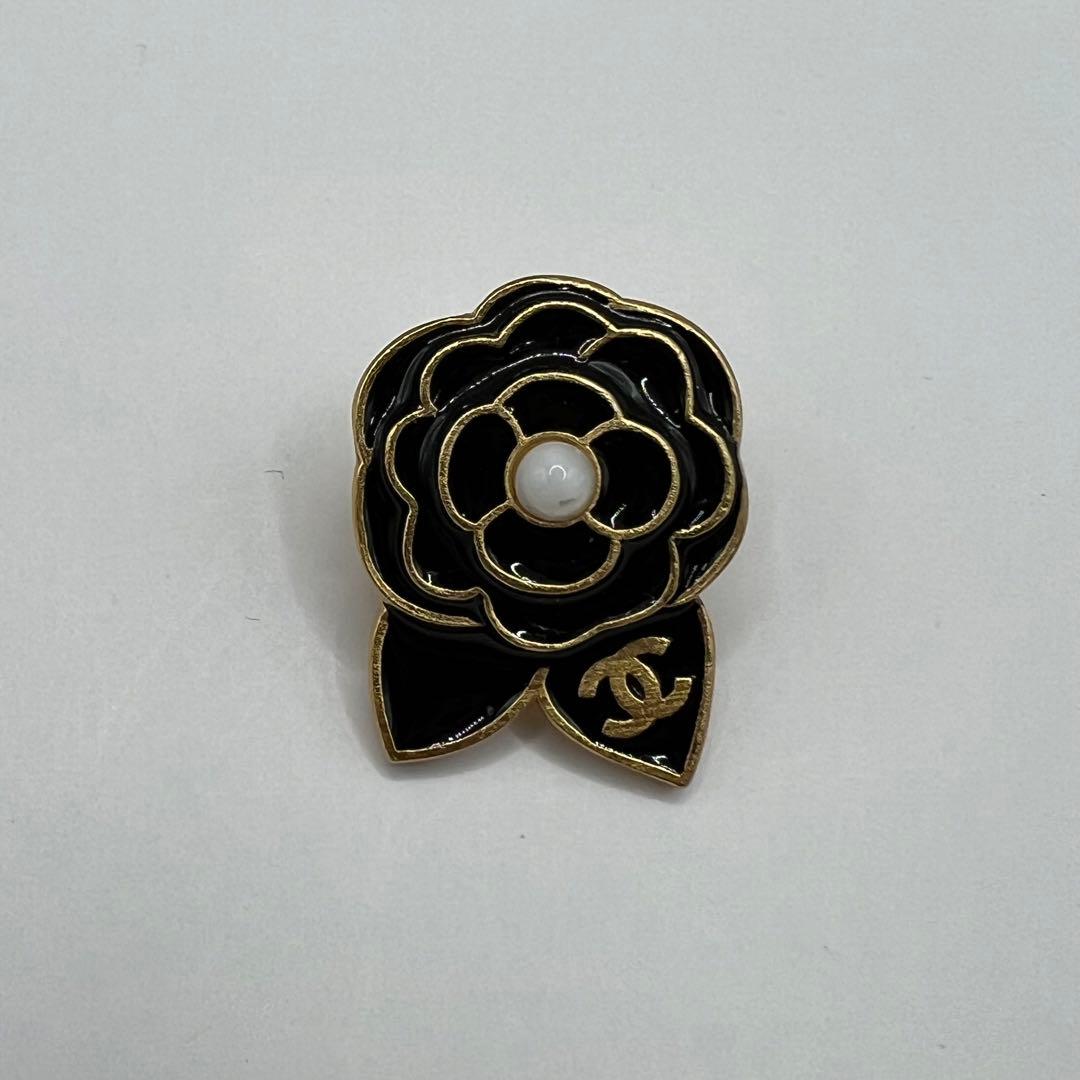 未使用に近い】シャネル ピンブローチ カメリア パールモチーフ 02A