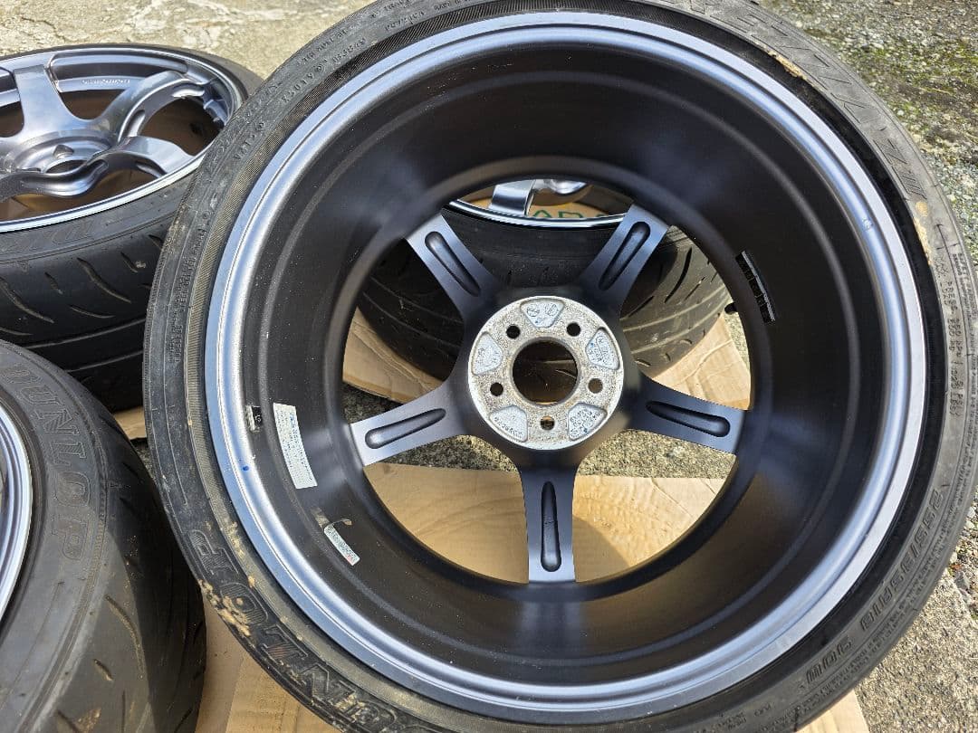 ADVAN TC-4 18インチ 9.5J +45 PCD100 5H