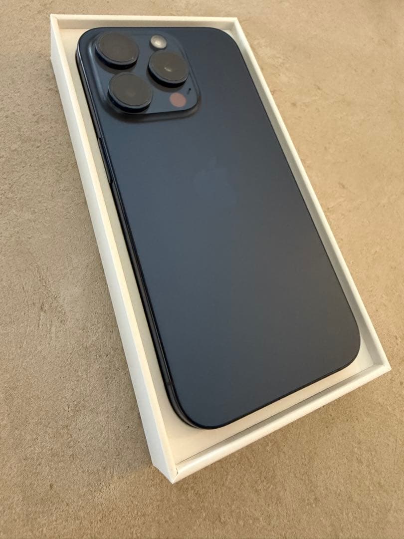 《美品》 iPhone15 Pro 512GB 本体 SIMフリー