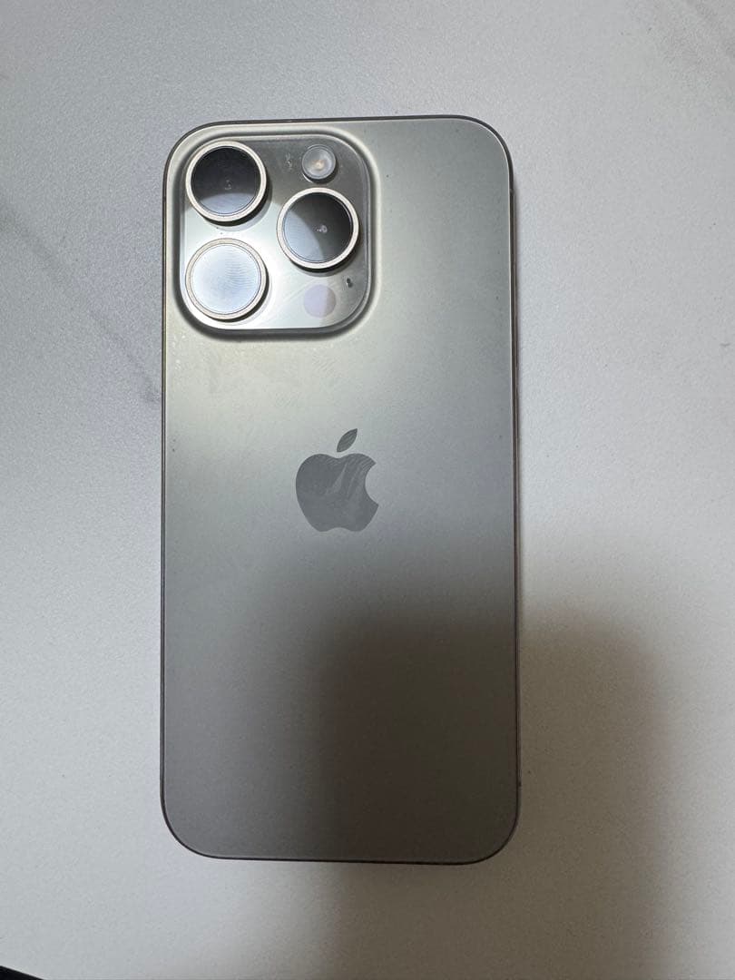 Apple iPhone 15Pro シルバー 本体 - メルカリ