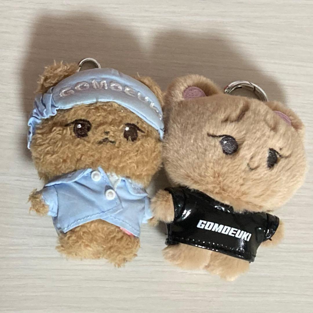 BLACKPINK ぬいぐるみキーチェーン gomdeuki jennie 2体 - メルカリ