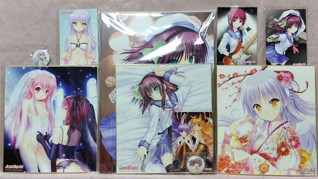 エンジェルビーツセット　イラストボード 色紙 ポストカード 缶バッチ エンジェルビーツセット イラストボード 色紙 ポストカード 缶バッチ