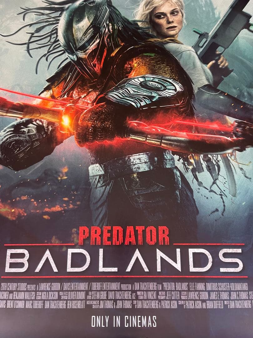 枚数限定*映画館用両面印刷ポスターINTL版:プレデター バッドランド