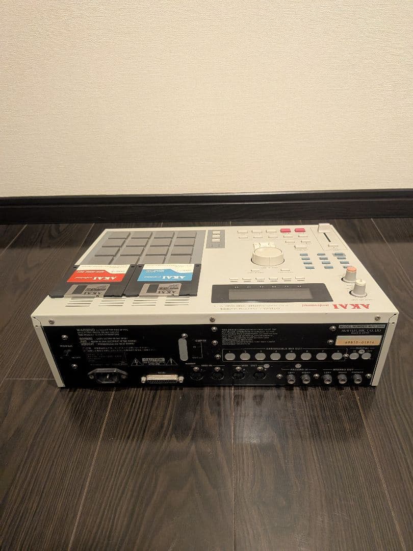 AKAI MPC2000 MIDIプロダクションセンター - メルカリ