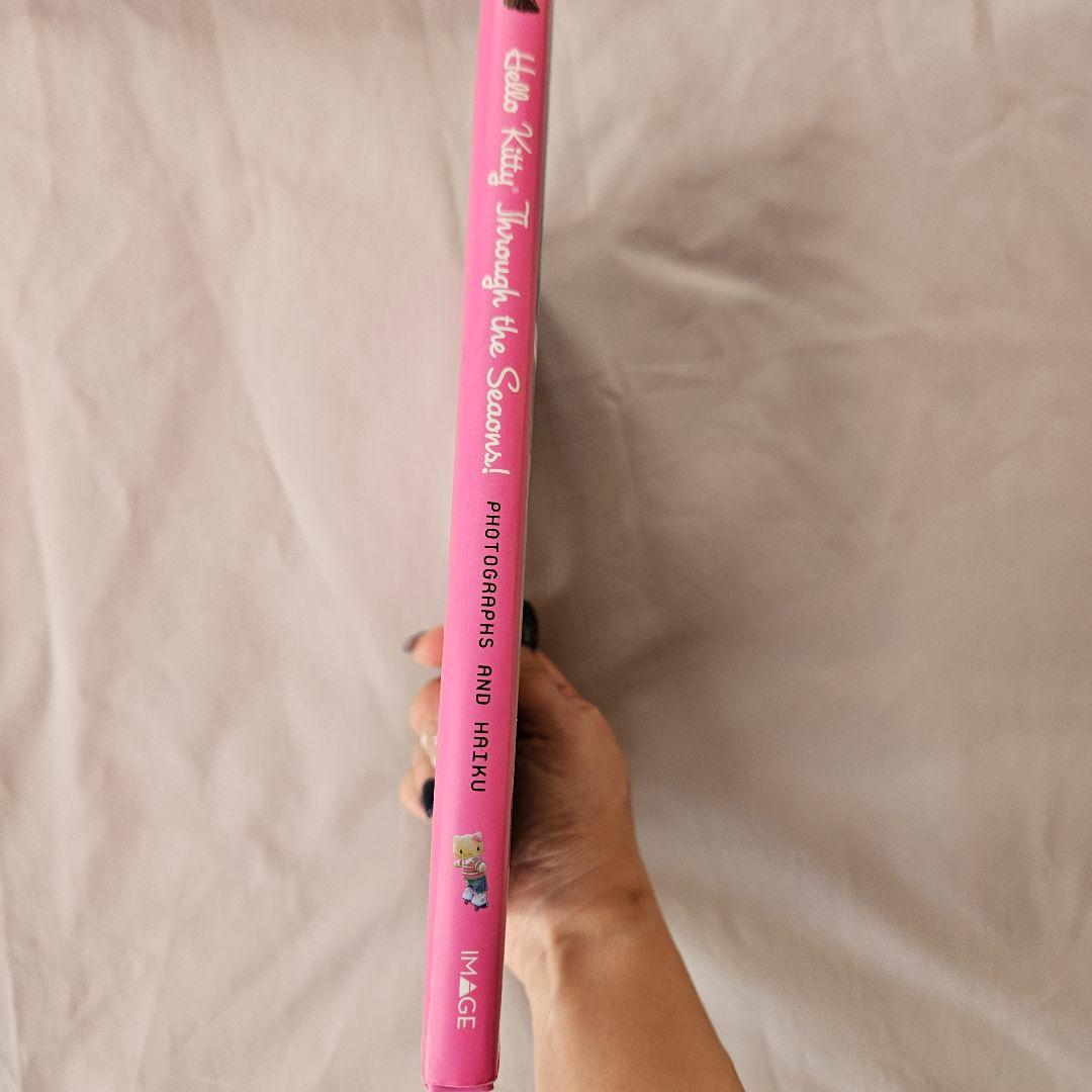 Hello Kitty through the seasons キティ写真集 - メルカリ