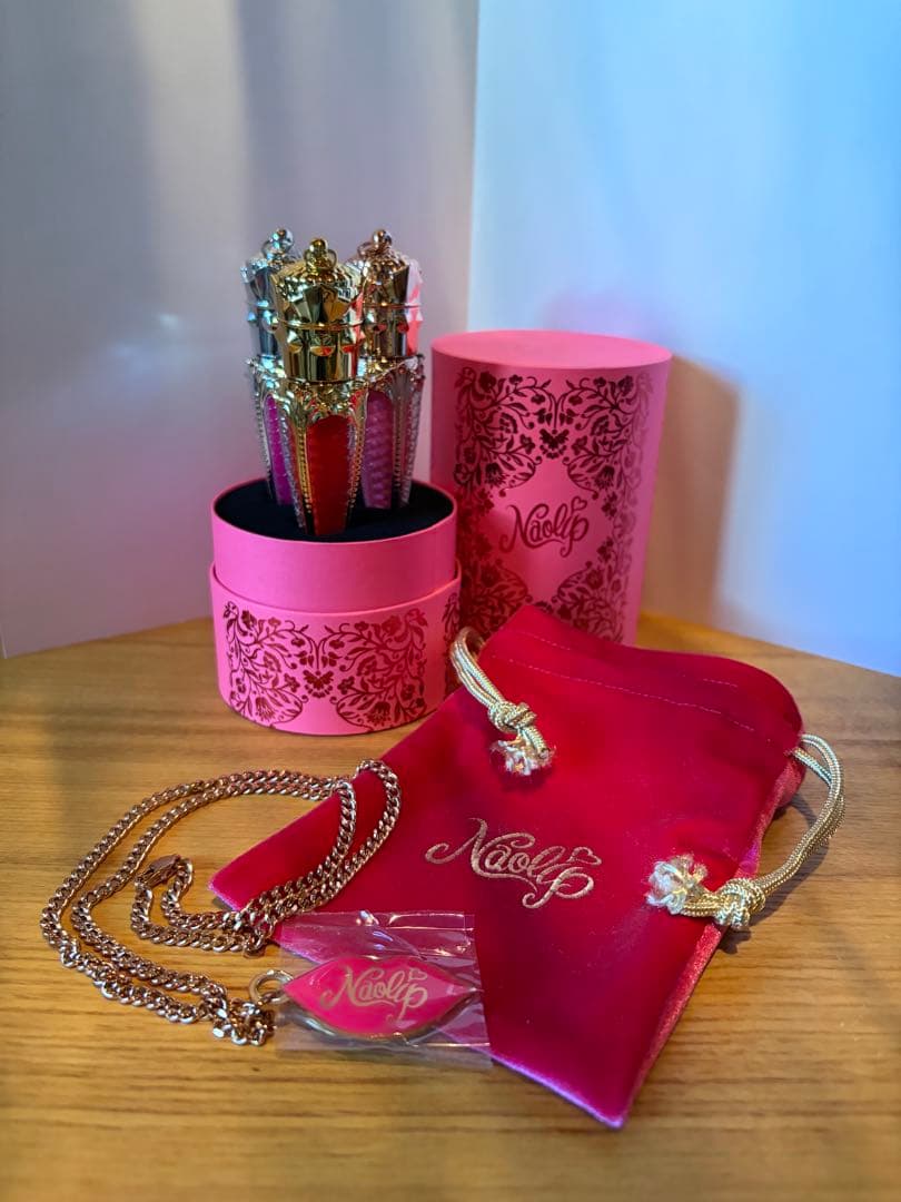 NaolipナオリップとAURAFEY オーラフェイ未使用白Tシャツ