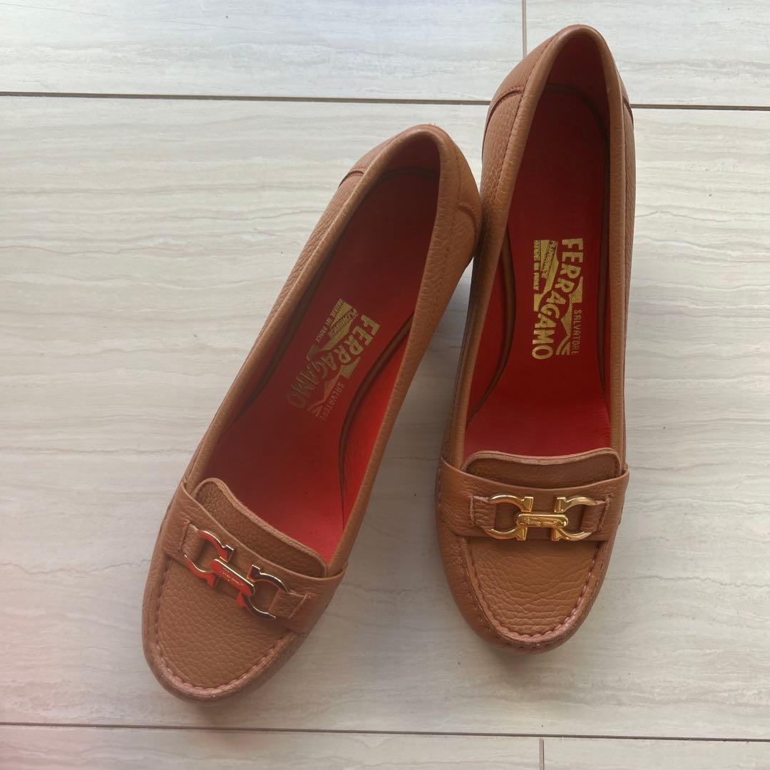 靴 SALVATORE FERRAGAMO Salvatore Ferragamo (サルヴァトーレフェラガモ) レザー プレーントゥ