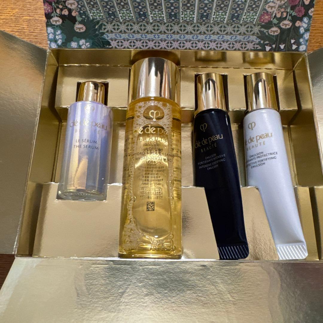 clé de peau ラディアンスギフト4点 - メルカリ