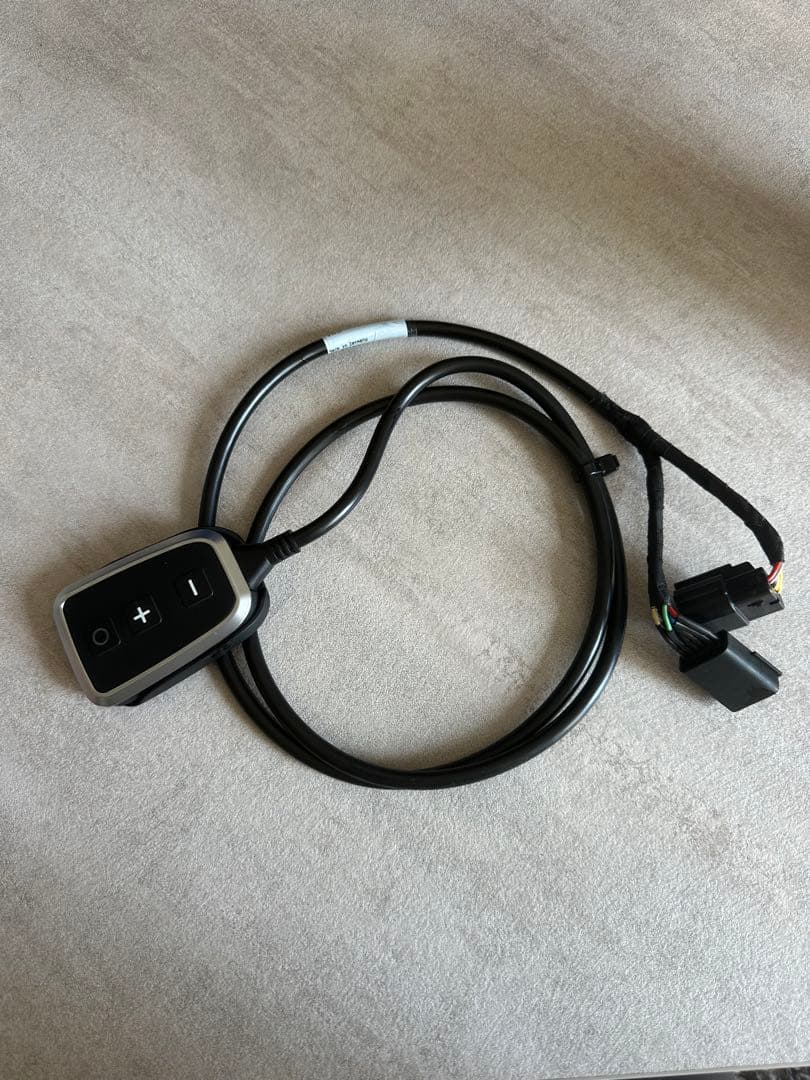 ペダルボックス　スロットルコントローラ　ジープ　ラングラー JK ※3.6L