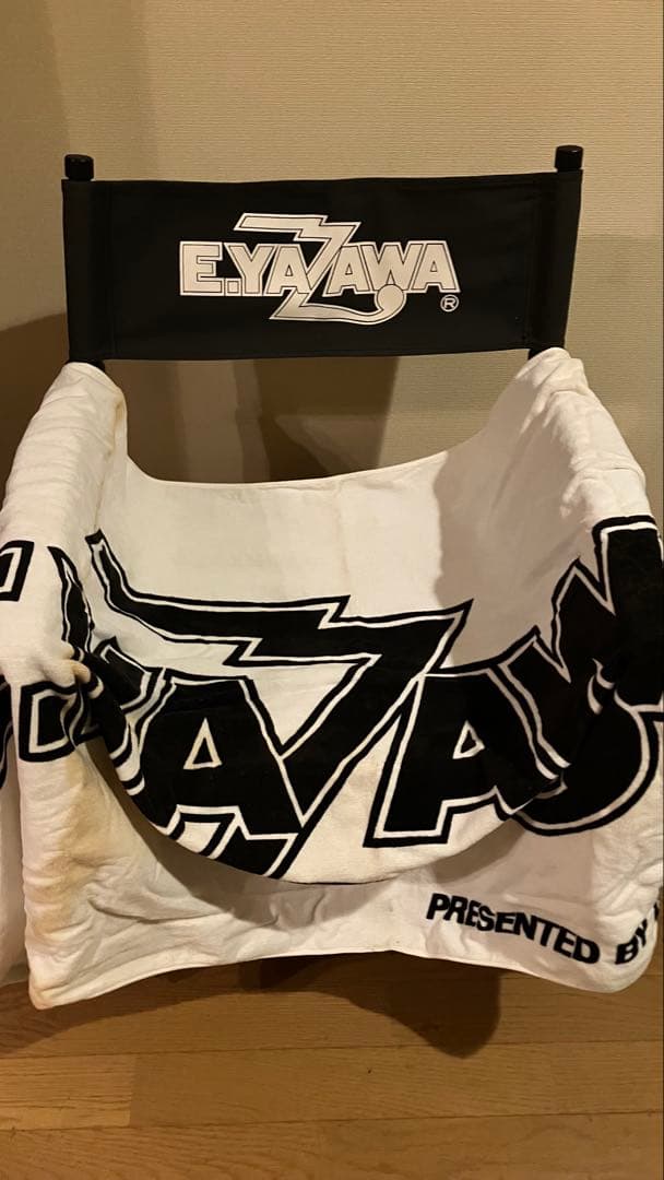 E.YAZAWA 矢沢永吉　ディレクターズチェア　タオル付 気付けばもう年末！正月商品発売のお知らせ(1/1〜)｜矢沢永吉公式サイト