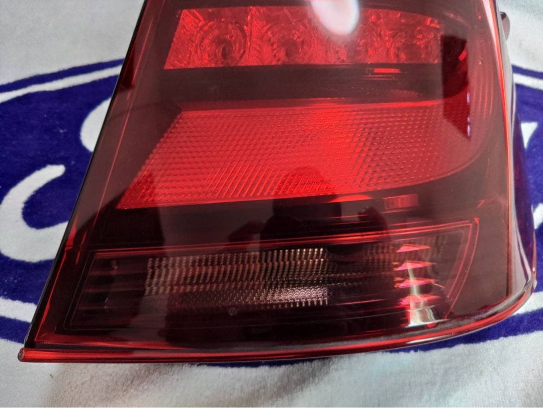カローラ アクシオ WXB NZE161 右 テールライト - メルカリ
