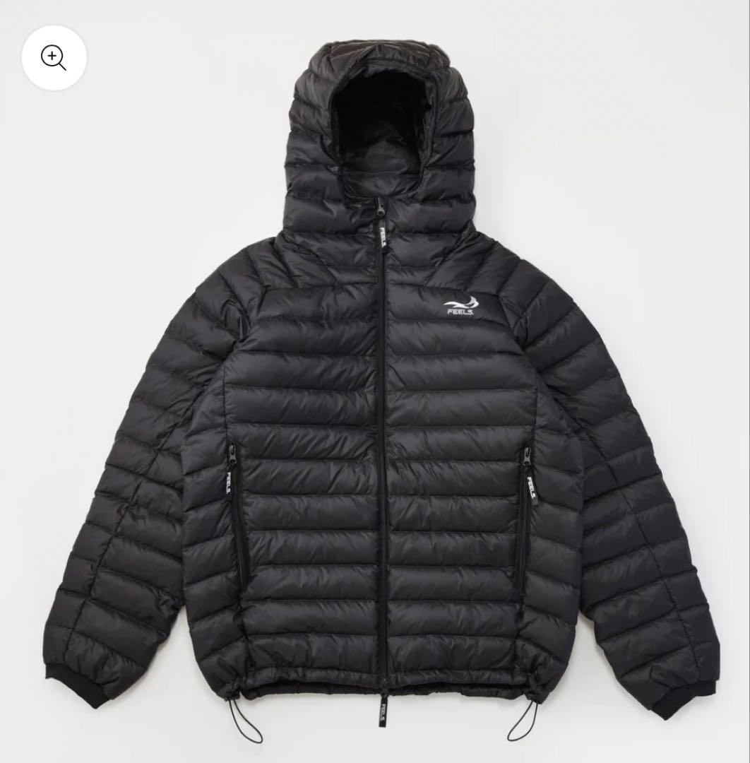 FEELS 上杉柊平 SHELL DOWN JACKET BLACK Steilia Short Down Jacket - Black - Holzweiler