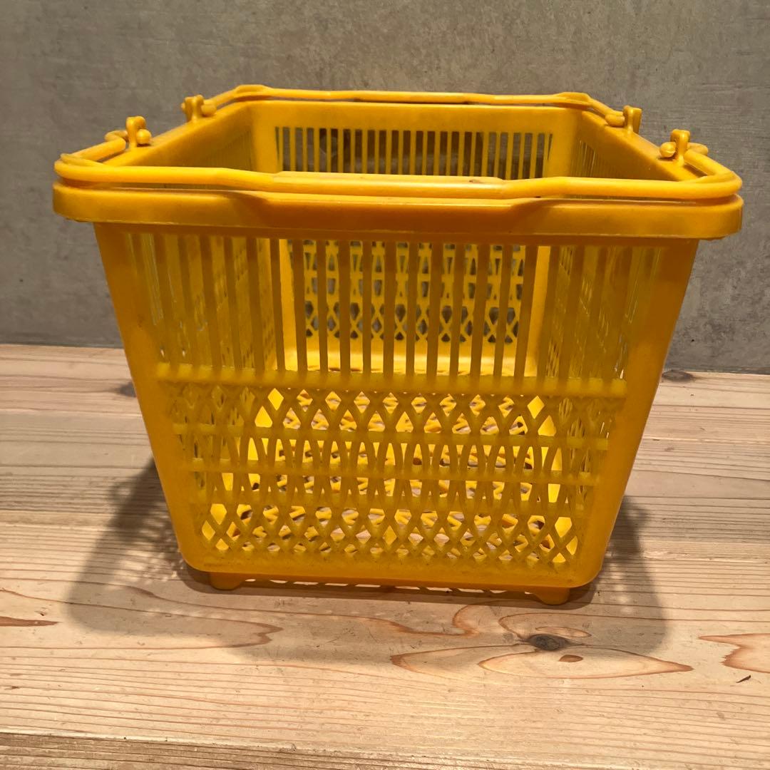 昭和レトロ イズミヤ 買い物かご レトロポップ 収納 かご 店舗 - メルカリ