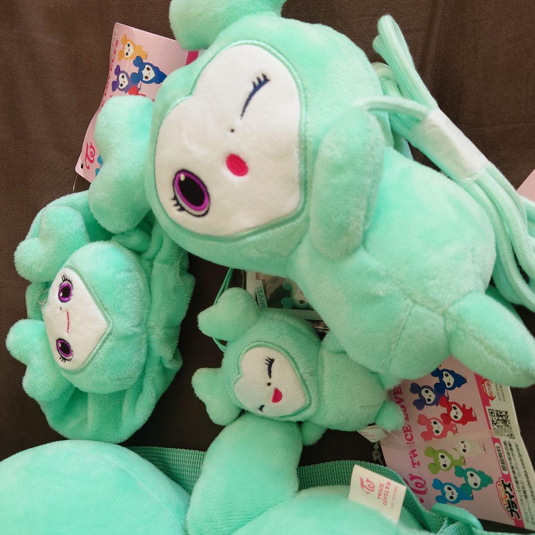 TWICE ミナ ミブリー GIGO リュック シュシュ 抱きつき ぬいぐるみ