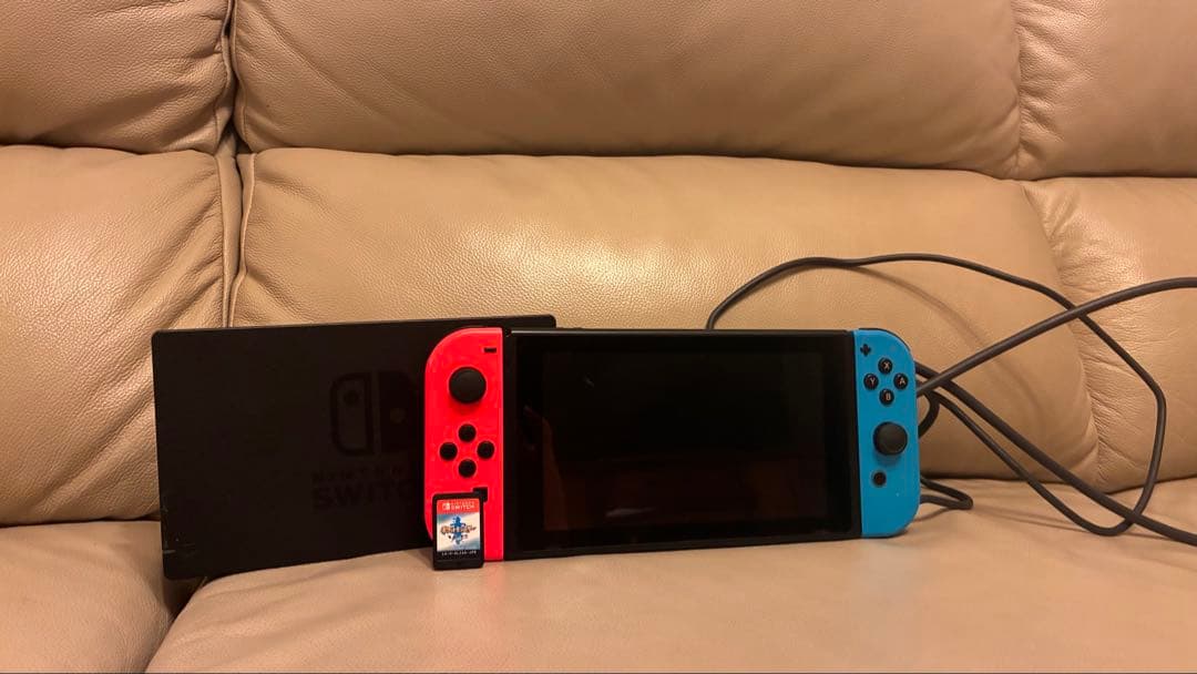 ソフト付き！Nintendo Switch 本体 Amazon.co.jp: 【整備済み品】 Nintendo Switch ドラゴンクエストXI S