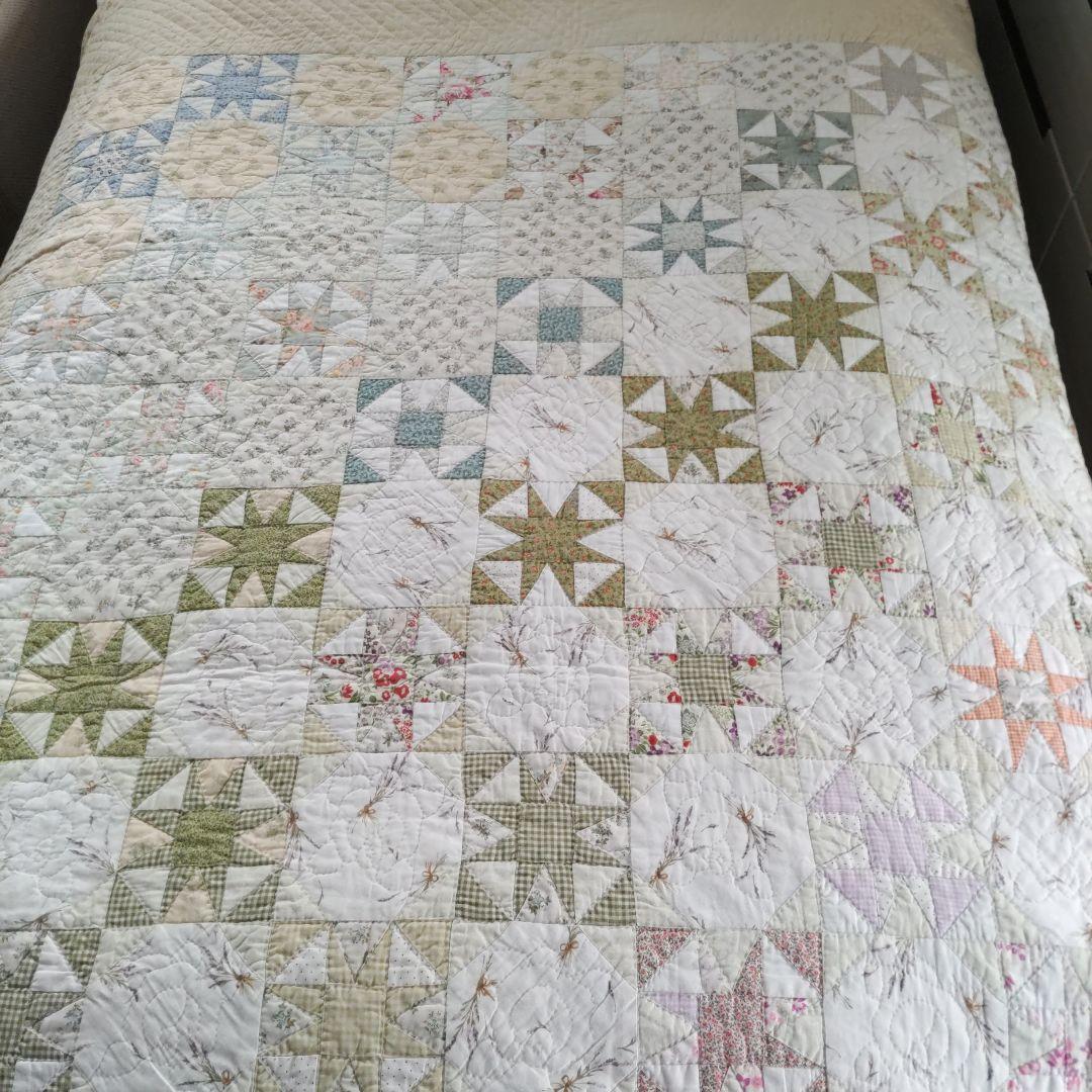 ✨イブニングスターグラデーションベッドカバー✨パッチワークキルト