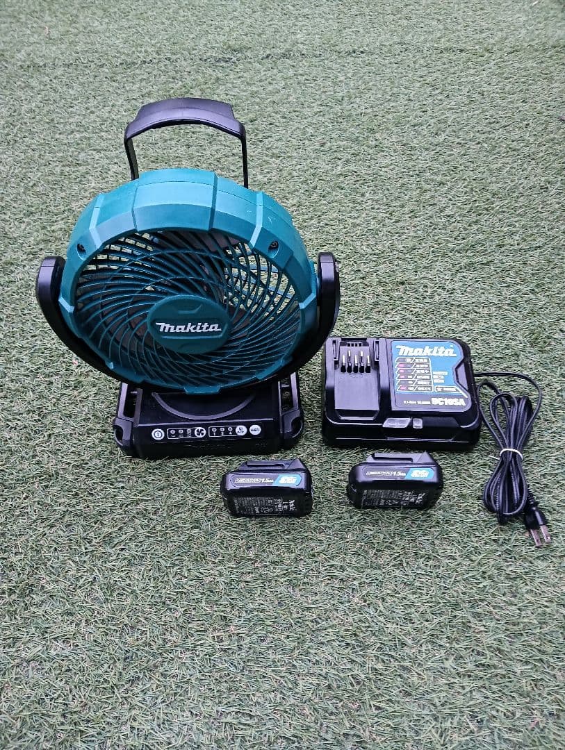値下げします。‼️Makita 充電式ファン バッテリー2個付き 値下げします。‼️Makita 充電式ファン バッテリー2個付き マキタ 充電