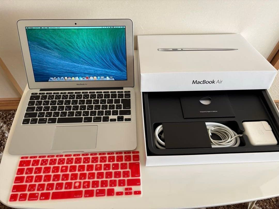 【美品】MacBook Air 11インチ Intel Core i5 Laptop Apple MacBook Air : 11 inch, i5 Dual-core 1.6GHz, 4GB