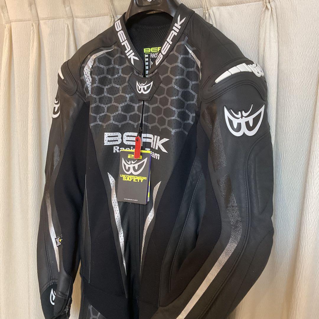 未使用】BERIKベリックレーシングスーツ 52サイズ - メルカリ