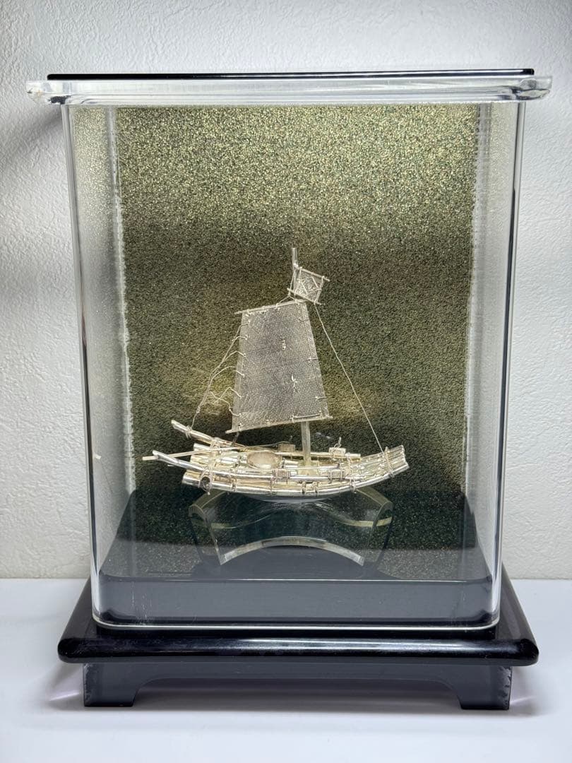 銀製 ヨット 置物 帆船モチーフ ケース付き ヨット 2本マスト 5号｜銀製置物/スロープガラスケース : HIKARI