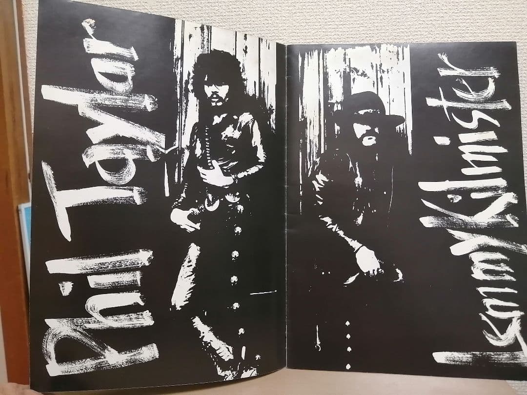 超希少 Motorhead Lemmy サイン入 初来日 公演パンフ - メルカリ