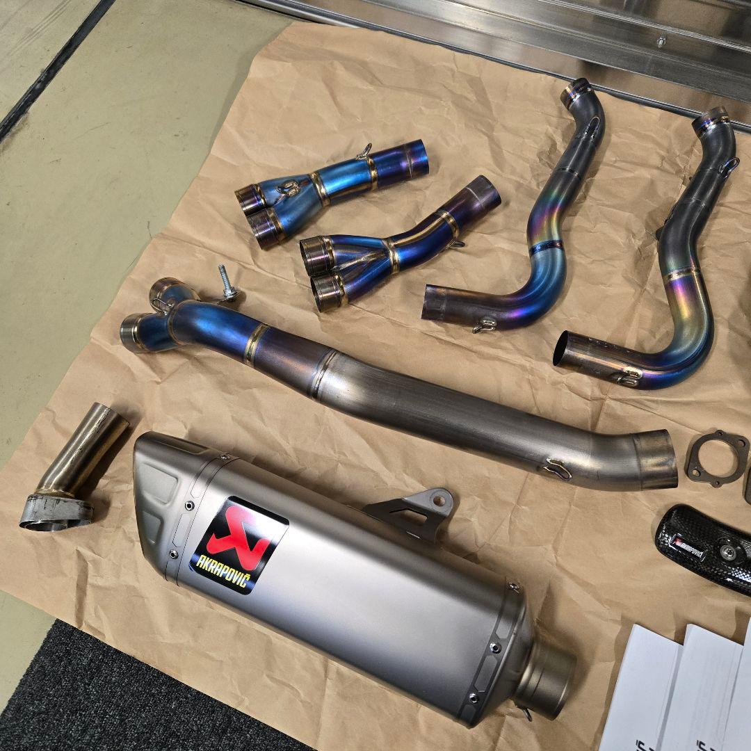 アクラポビッチ エボリューション チタン フルエキ CBR1000RR SC77