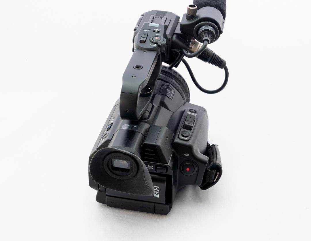 《中古》JVC 業務用ビデオカメラ GY-HM200　外部マイク、ケース付き