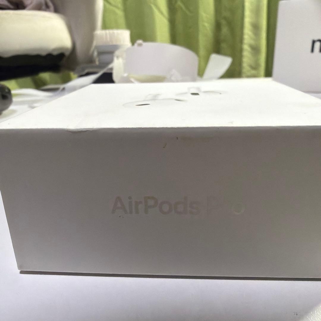 AirPods Pro 第2世代おまけ付き - メルカリ