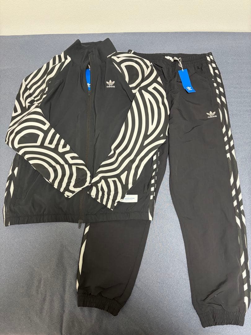 激レア　アディダスオリジナルス　高橋理子 コラボ ナイロンセットアップ i*5様 激レア アディダスオリジナルス 高橋理子 コラボ ナイロン