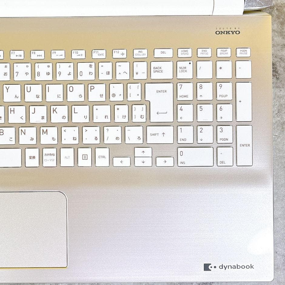 ほぼ美品✨おしゃれゴールド❣快適SSD✨カメラ フルHD 薄型Windows11