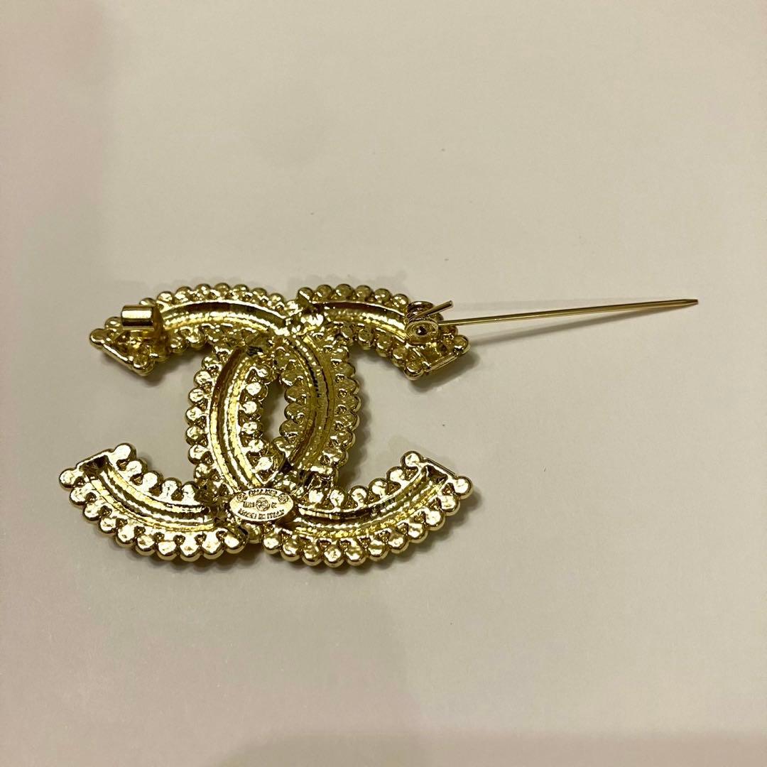 CHANEL CCロゴ ゴールド クリスタルブローチ ノベルティ - メルカリ