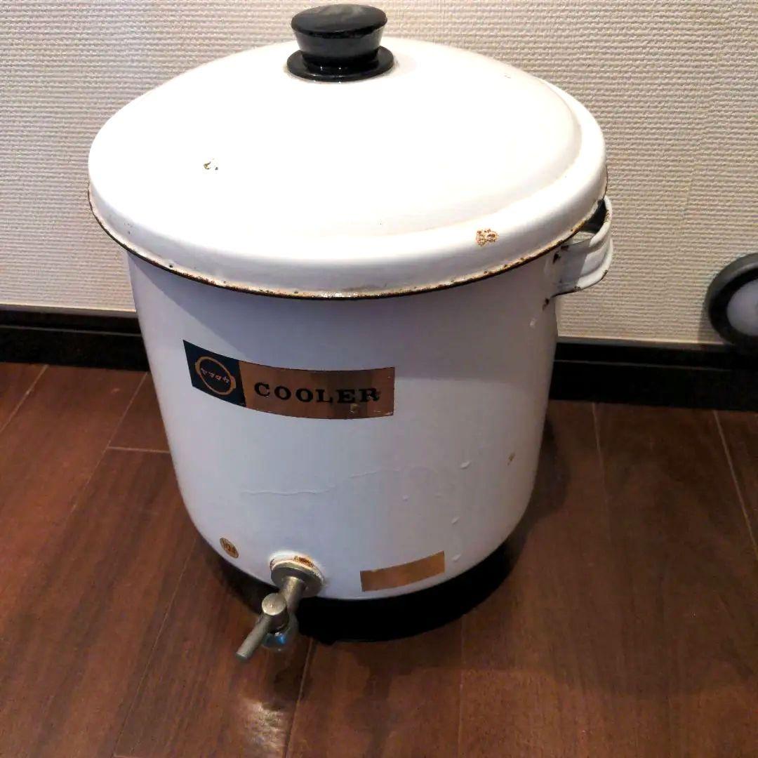 昭和レトロ　ホーロー　琺瑯　タンク　ウォータージャグ　ポット　水瓶　コック付き ウォータータンク 12L 水タンク コック付 （ 水 タンク ポリタンク 12