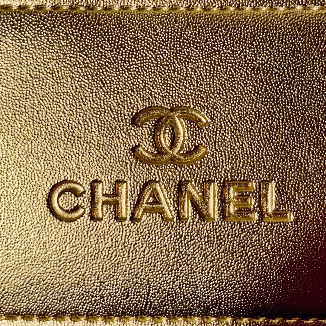 新品】CHANEL シルバーカードミラー ゴールドケース 箱付き