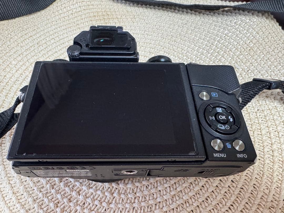 OLYMPUS STYLUS 1 本体 ストラップ 充電器付き