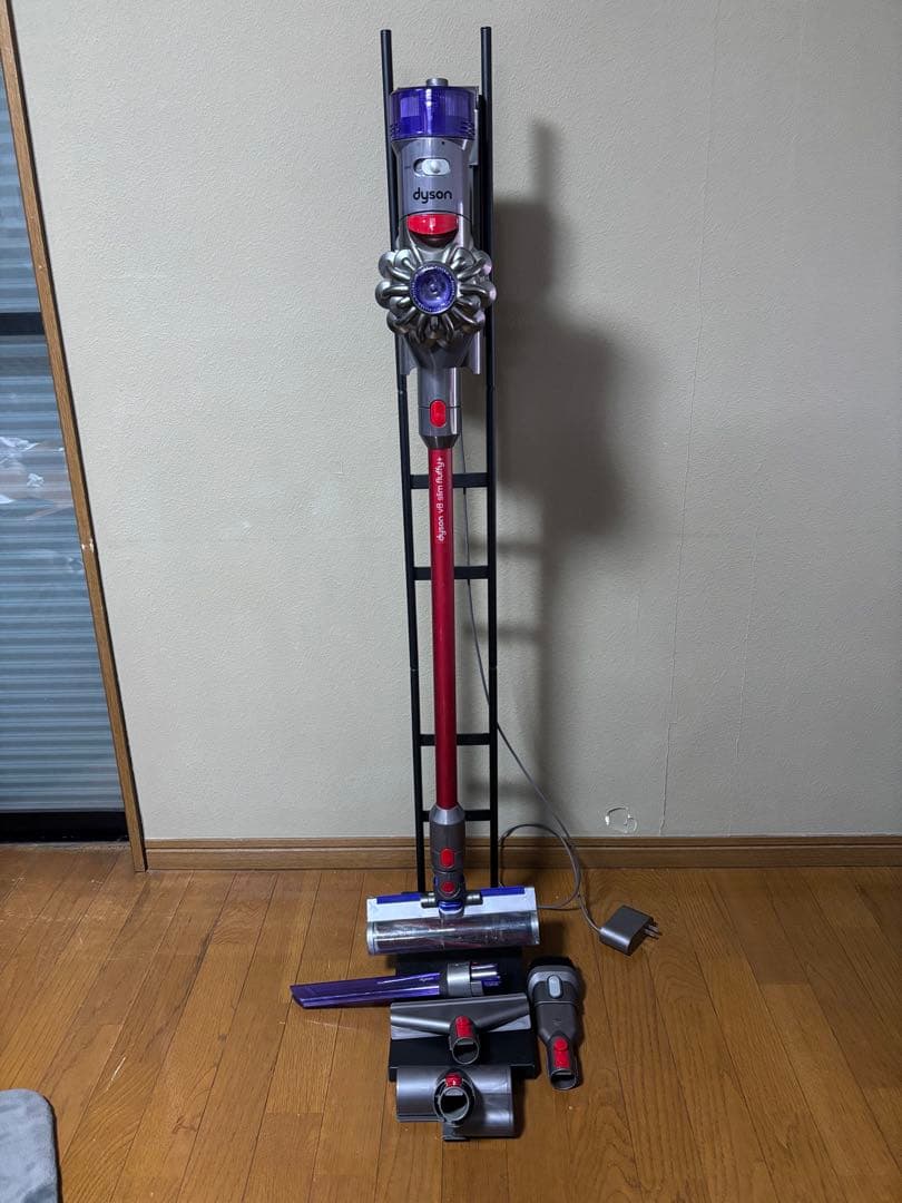 ダイソン コードレス 掃除機 早い者勝ち！ 軽くて使いやすい！トリガーのないダイソンのコードレススティック掃除