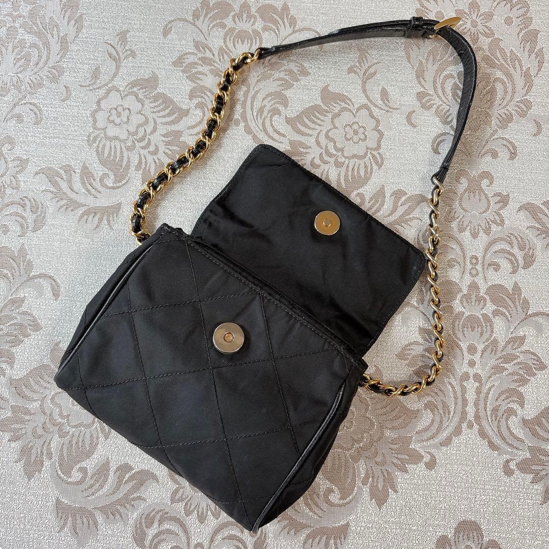 プラダ☆ウエストポーチ☆キルティングチェーン黒