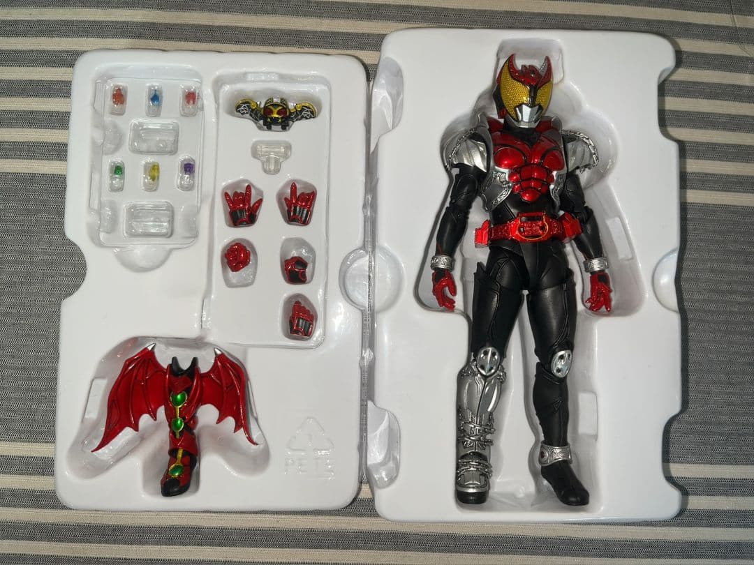 S.H.Figuarts 真骨彫製法　仮面ライダー キバ