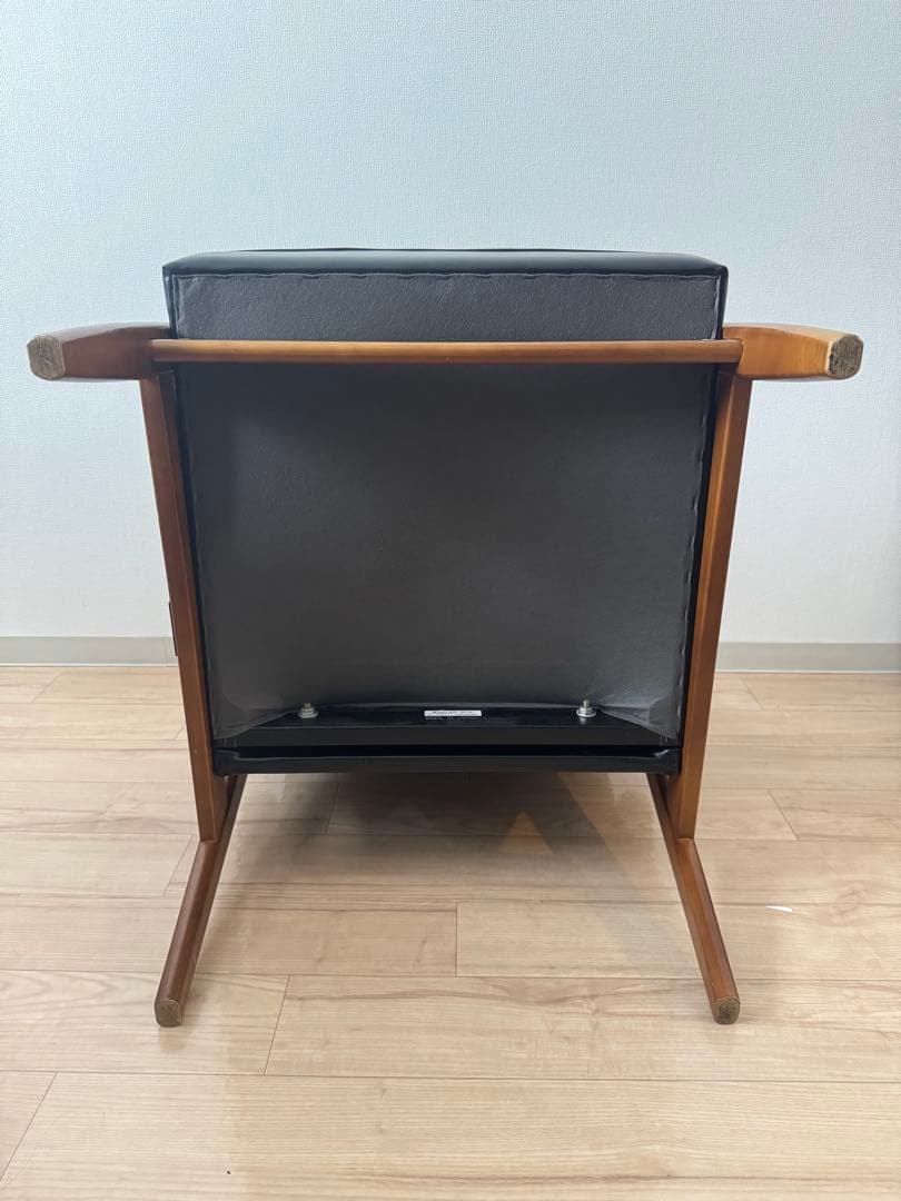 カリモク60 Kチェア 1シーター ブラック【梱包たのめる便発送】 - メルカリ