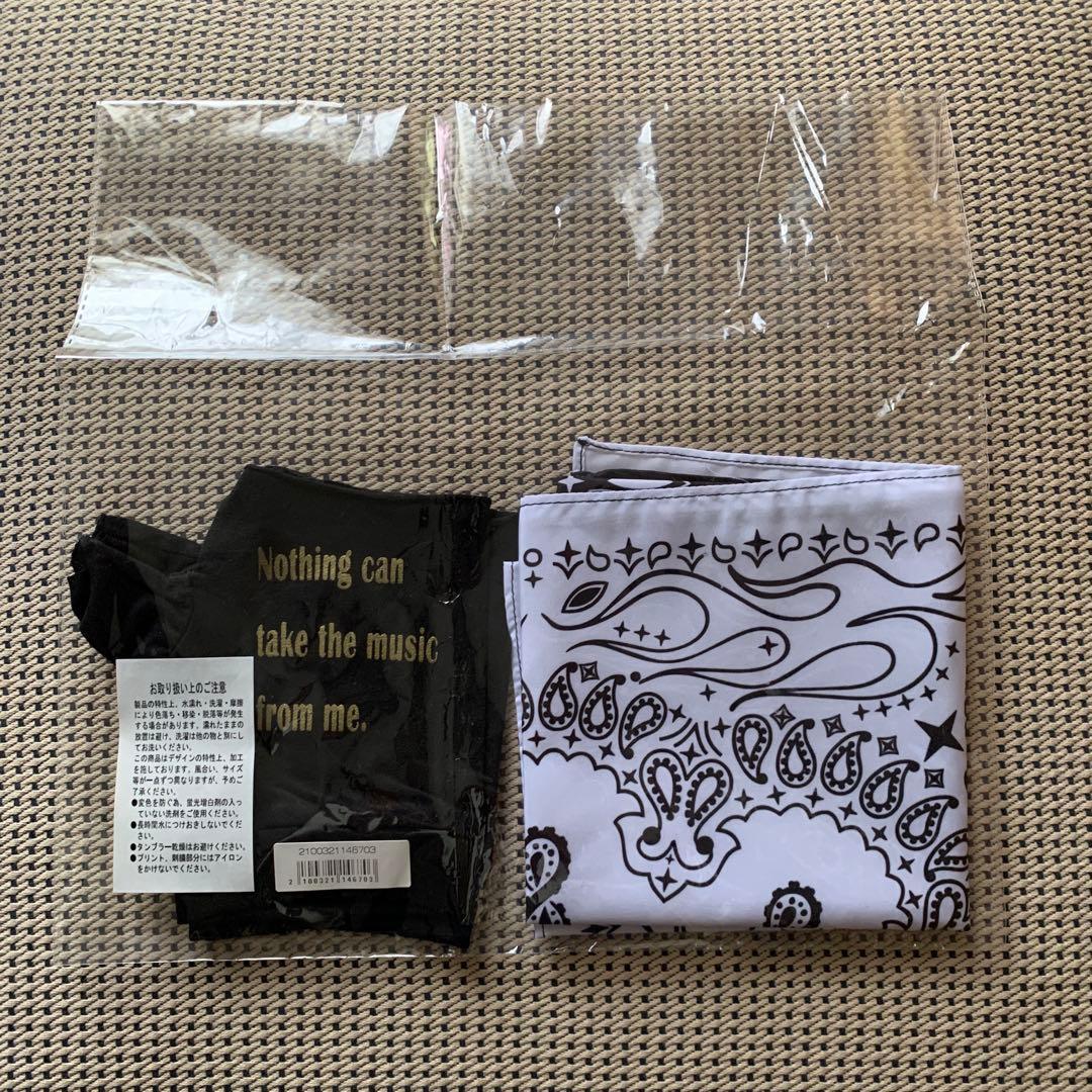 新品・未開封UVERworld【初代ゴールドグローブ＆バンダナホワイト】セット ミュージシャン (ゴールド/金色系)のフリマアイテム一覧