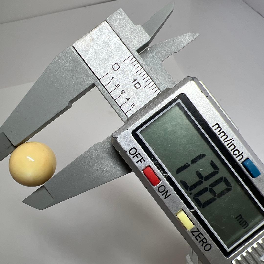 本抹香鯨歯　K18 玉　ネックレストップ　２点　7.9g 直径15.7/13.8